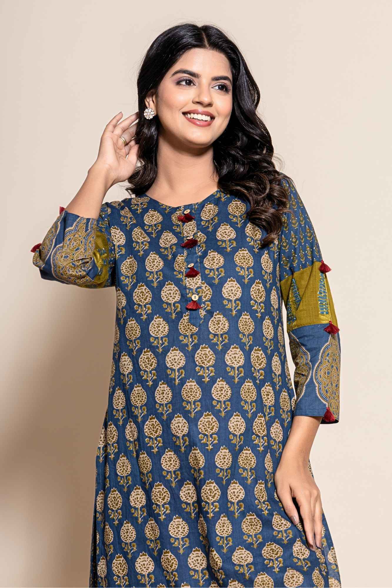 (Set of 2) Naksh Blue Cotton Straight Printed Kurta and Maroon Pants